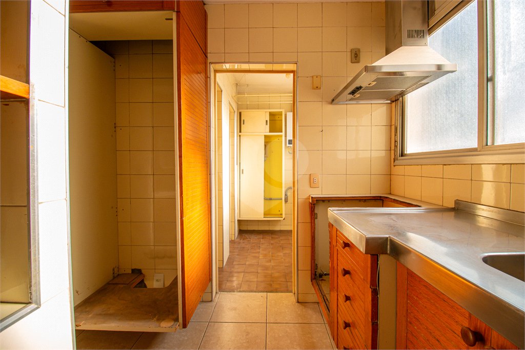 Apartamento à venda com 3 quartos, sendo 1 suíte, em Campo Belo, São Paulo, SP