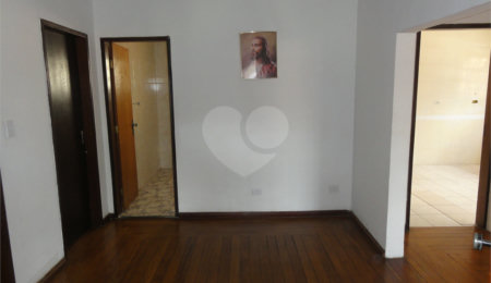 Casa Térrea à venda ou para alugar com 4 quartos em Jardim Floresta, São Paulo, SP