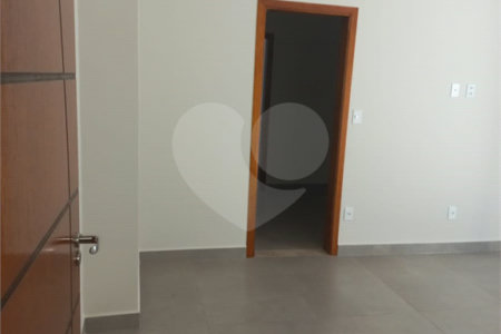 Casa à venda com 3 suítes no condomínio Reserva Real, Paulínia - SP