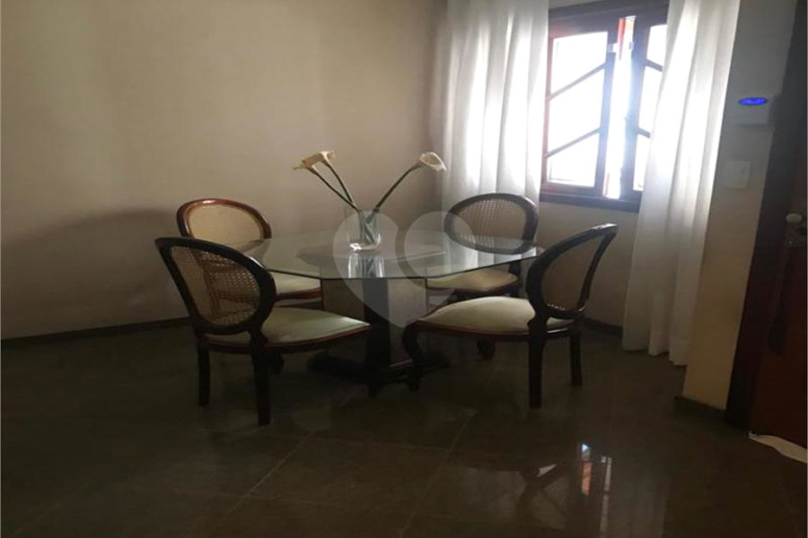 Casa à venda com 3 quartos, sendo 1 suíte, no condomínio Morada de Itapuã, São Paulo - SP