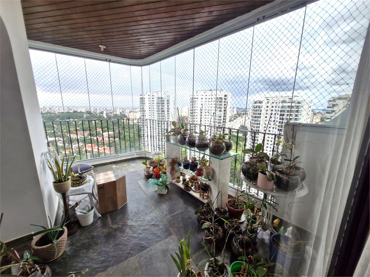 Cobertura à venda ou para alugar com 5 quartos, sendo 4 suítes,  em Jardim Marajoara, São Paulo, SP