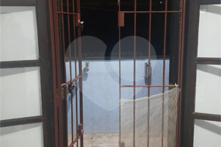 Sobrado à venda com 3 quartos, sendo 1 suíte, em Tremembé, São Paulo, SP