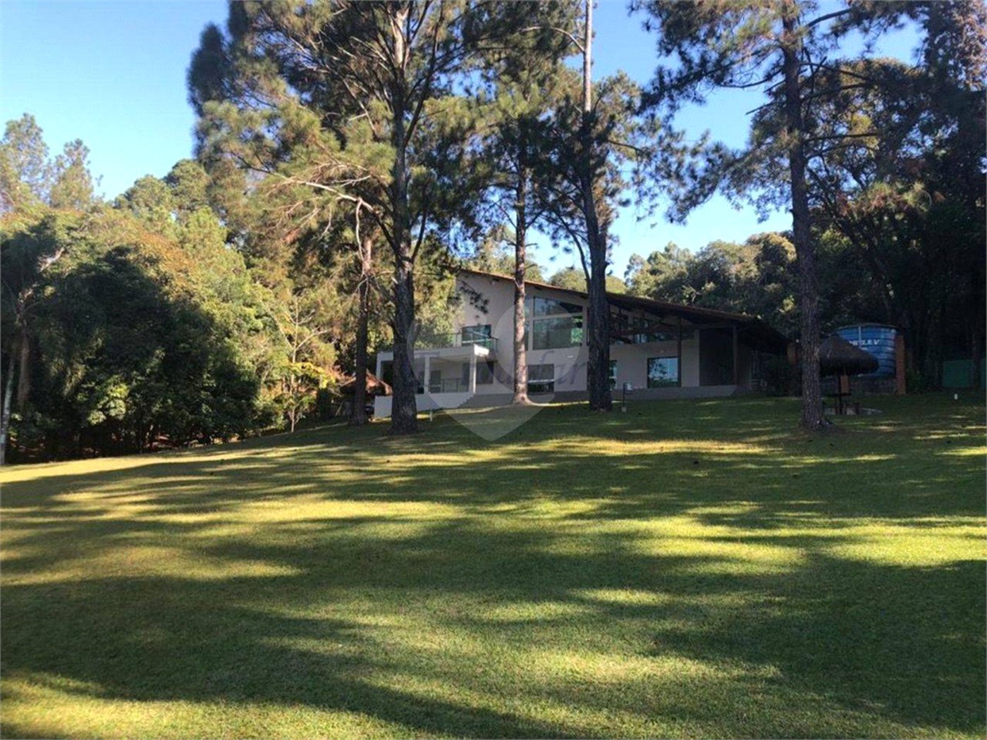 Casa à venda com 4 quartos, sendo 1 suíte, no condomínio Loteamento Haras El Passo, Mairiporã - SP