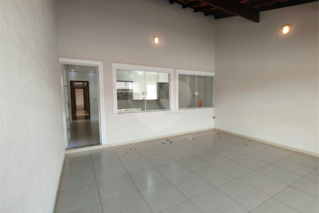 Casa para alugar com 3 quartos, sendo 1 suíte,  em Jardim Itália, Itapetininga, SP