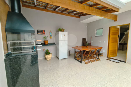 Sobrado à venda com 3 quartos, sendo 1 suíte, em Santa Teresinha, São Paulo, SP