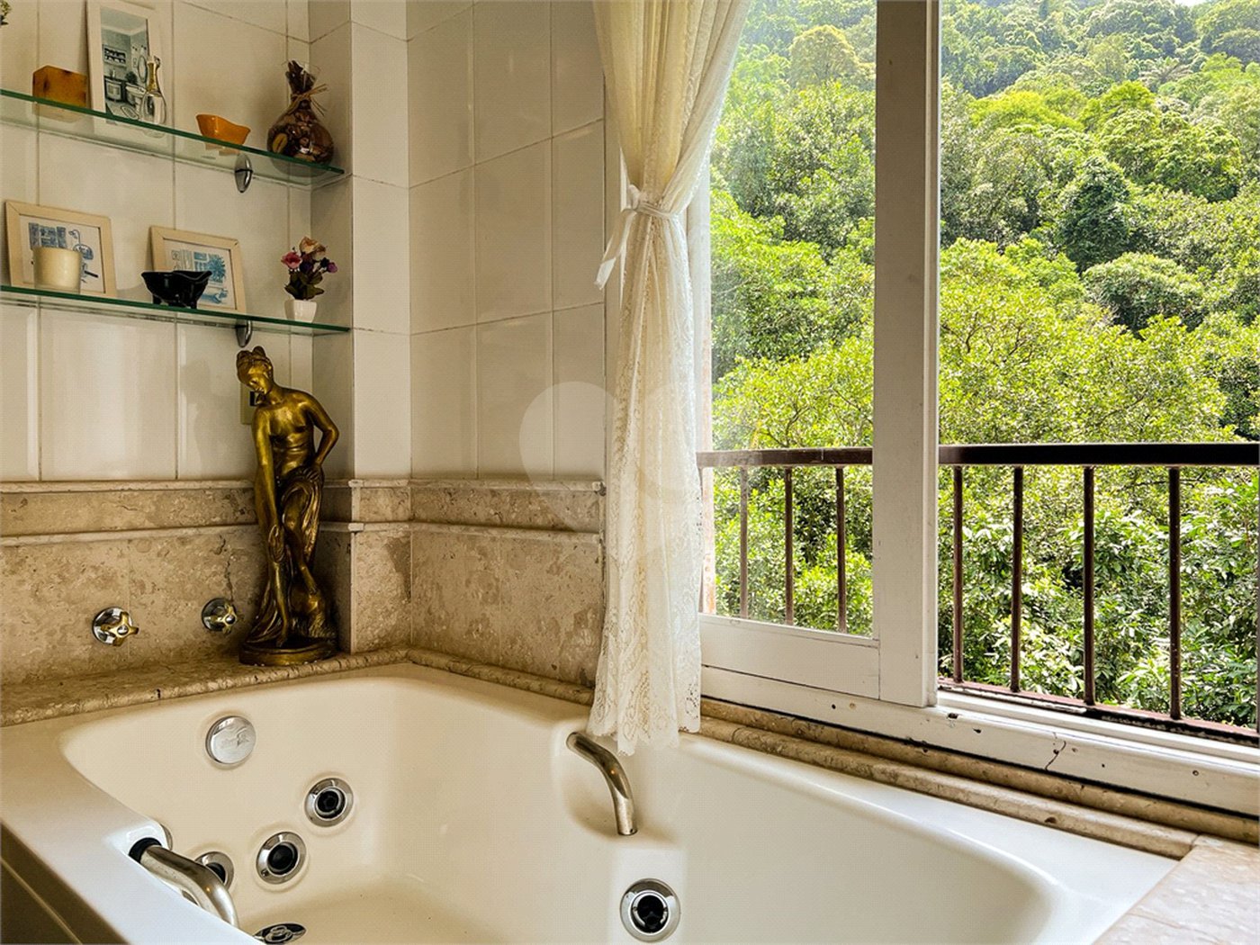Casa à venda com 5 quartos, sendo 3 suítes,  em São Conrado, Rio de Janeiro, RJ