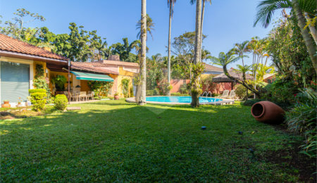 Casa à venda com 3 quartos, sendo 2 suítes, em Interlagos, São Paulo, SP