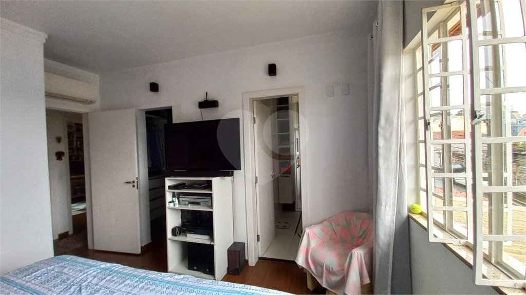 Sobrado à venda com 3 quartos, sendo 1 suíte, em Vila Gomes, São Paulo, SP