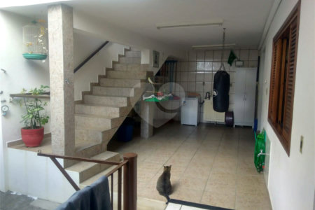 Sobrado à venda com 4 quartos, sendo 1 suíte,  em Jardim Pacaembu, Jundiaí, SP