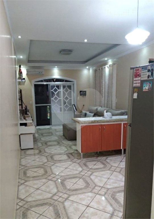 Casa à venda com 4 quartos, sendo 1 suíte, em Cidade Kemel, Poá, SP