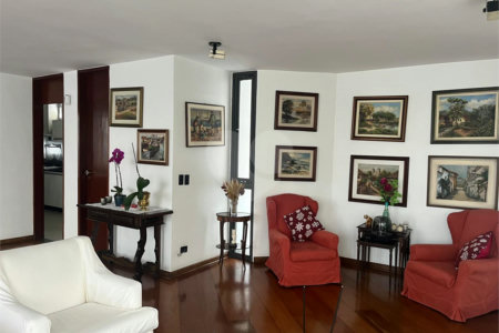 Casa à venda com 4 quartos, sendo 3 suítes, no condomínio Vitoria Regia, São Paulo - SP
