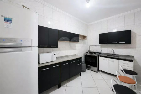 Sobrado à venda com 3 quartos, sendo 2 suítes, em Jardim Roberto, Osasco, SP