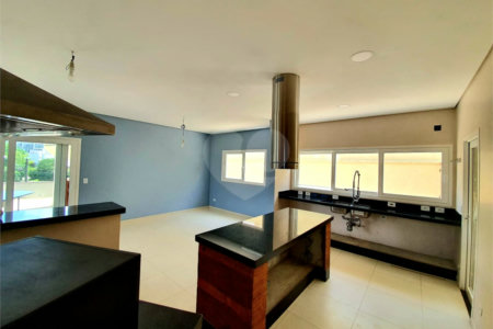 Casa à venda com 5 quartos, sendo 3 suítes, no condomínio Serra da Estrela, Atibaia - SP