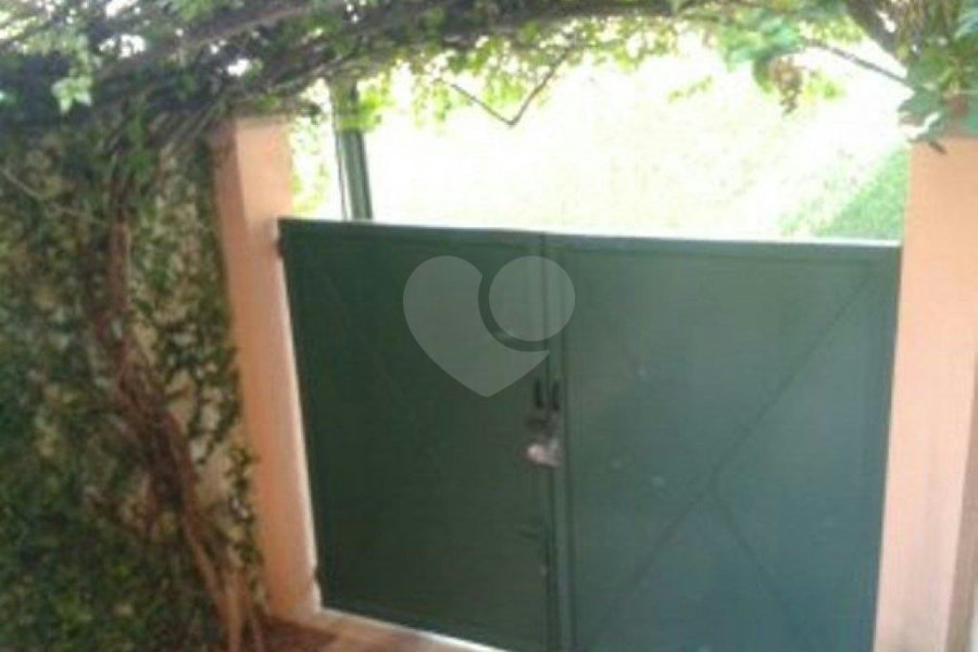 Sobrado à venda com 2 quartos em Tremembé, São Paulo, SP