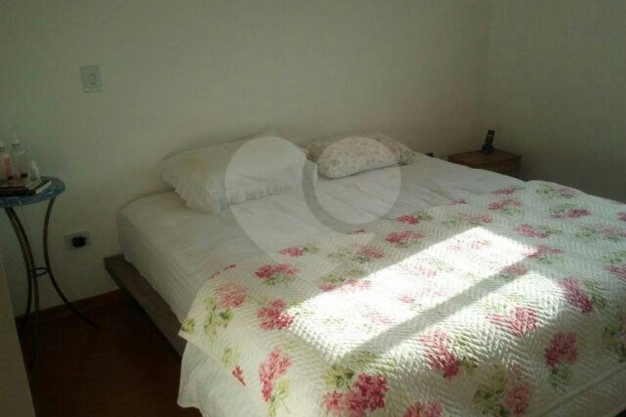 Casa à venda com 4 suítes em Guaxinduva, Atibaia, SP
