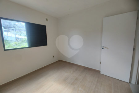 Casa à venda com 2 quartos, sendo 1 suíte, em Jardim Santo Antônio, Atibaia, SP