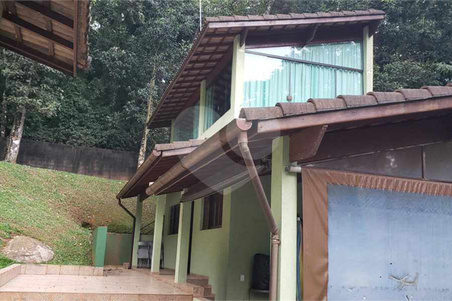 Casa à venda com 3 quartos, sendo 1 suíte, no condomínio Alpes da Cantareira, Mairiporã - SP