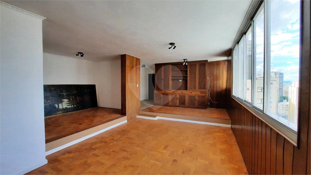 Apartamento à venda com 3 quartos, sendo 1 suíte, em Santa Cecília, São Paulo, SP