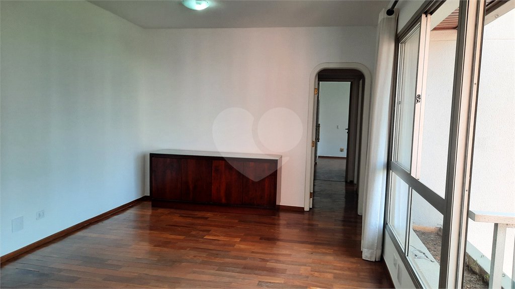 Apartamento à venda com 3 quartos, sendo 1 suíte, em Jardim Marajoara, São Paulo, SP