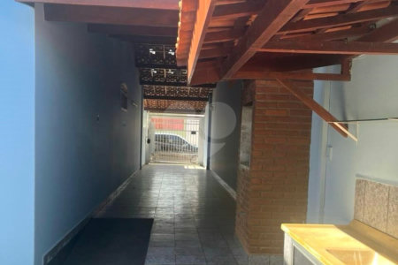 Casa à venda com 3 quartos em Jardim Itália, Itapetininga, SP