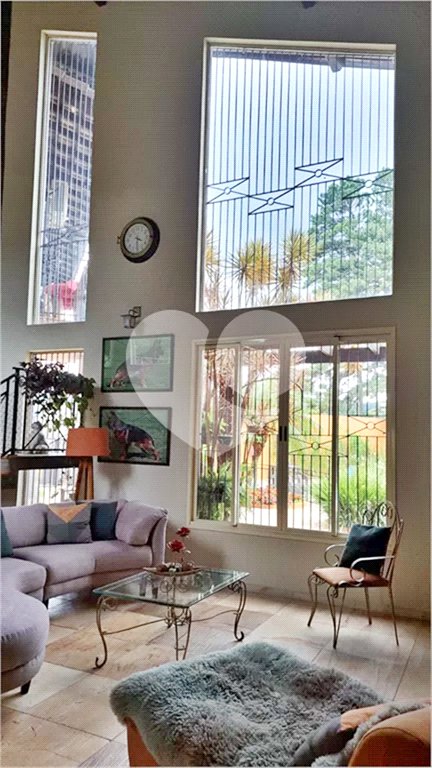 Casa à venda com 8 quartos, sendo 4 suítes, em Roseira, Mairiporã, SP