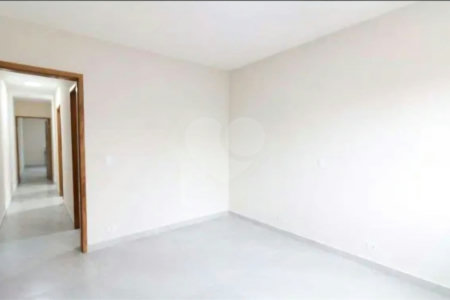 Casa à venda com 3 quartos, sendo 1 suíte, em Jardim Peri Peri, São Paulo, SP