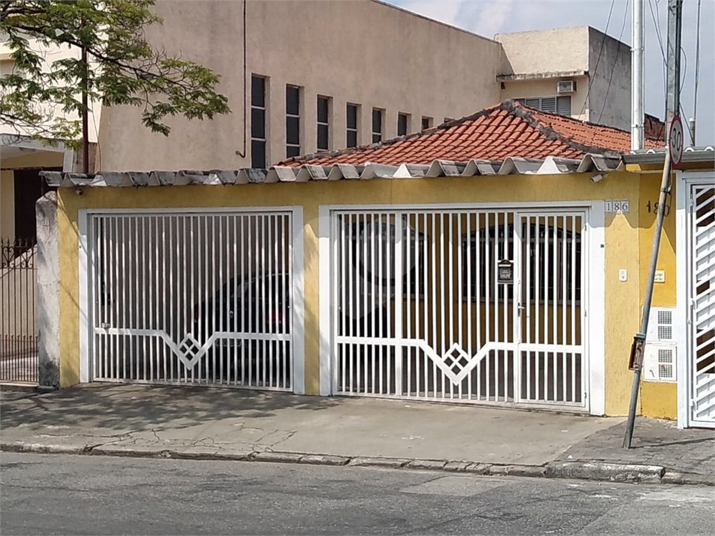 Casa Térrea à venda com 4 quartos, sendo 1 suíte, em Vila Medeiros, São Paulo, SP