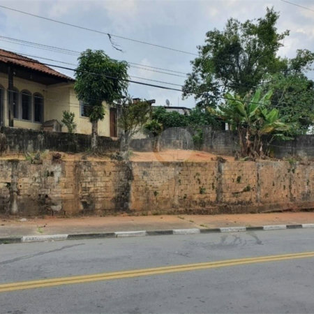 Casa à venda com 3 quartos, sendo 1 suíte, em Jardim Ikeda, Suzano, SP