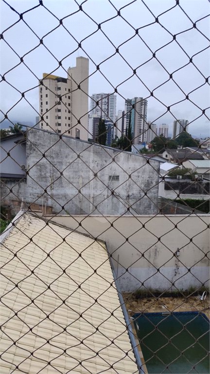 Sobrado à venda com 3 suítes em Vila Oliveira, Mogi das Cruzes, SP