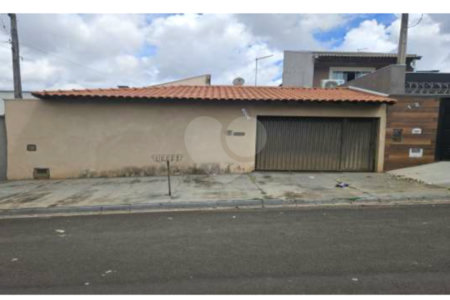 Casa à venda com 3 quartos em Residencial Azulville II, Matão, SP