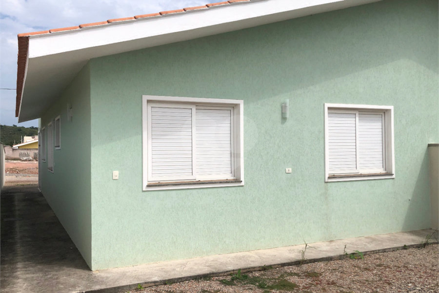 Casa à venda com 3 quartos, sendo 1 suíte, no condomínio Marfi Iii- Fase Iii, Bom Jesus dos Perdões - SP