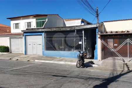 Casa à venda com 14 quartos em Vila Nivi, São Paulo, SP