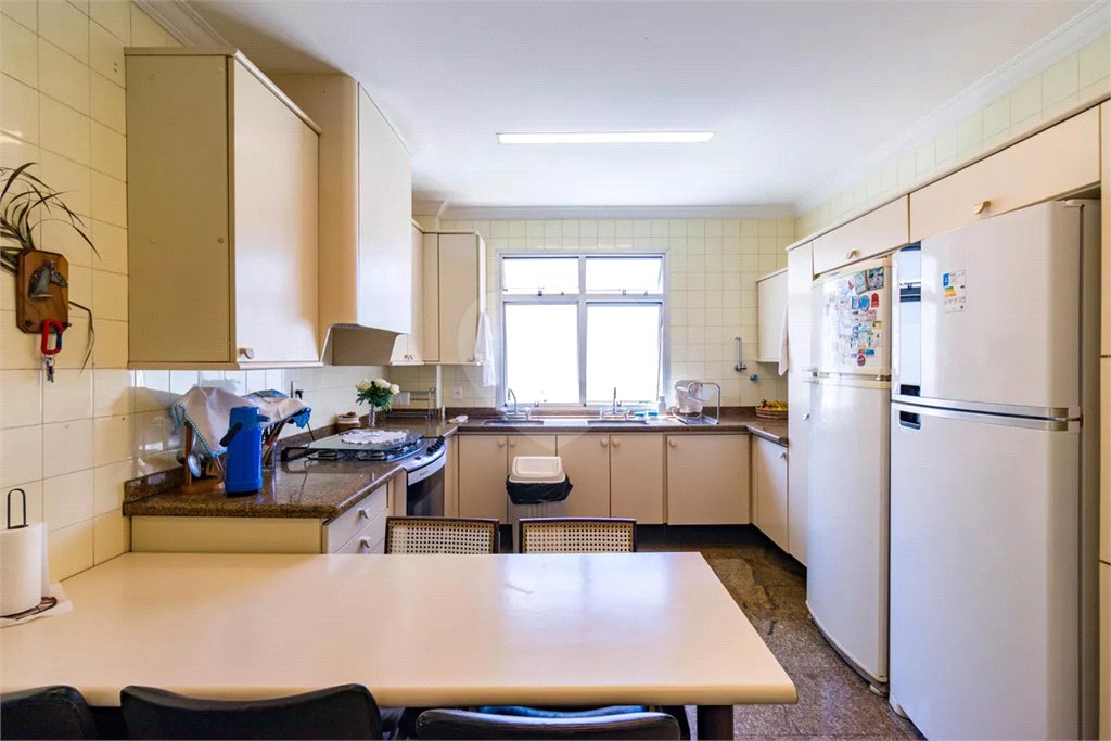 Apartamento à venda com 4 quartos, sendo 2 suítes, em Real Parque, São Paulo, SP