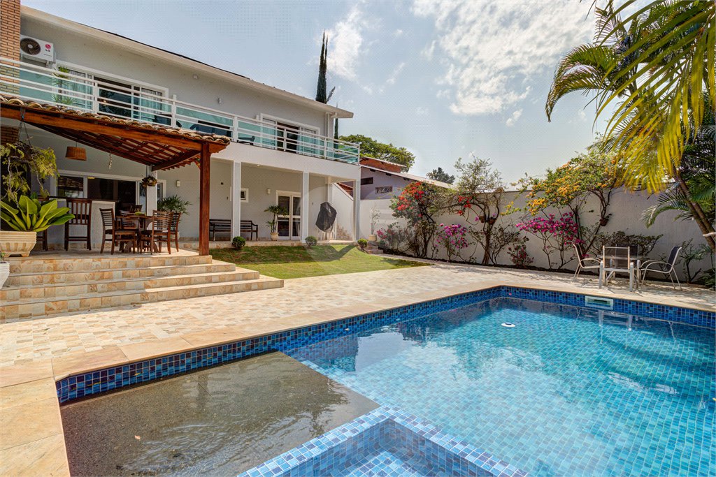 Casa à venda com 5 quartos, sendo 3 suítes, em Chácara Monte Alegre, São Paulo, SP