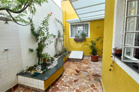 Sobrado à venda com 3 quartos, sendo 1 suíte, em Vila Gomes, São Paulo, SP