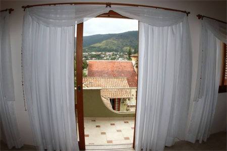 Casa à venda ou para alugar com 3 suítes em Vila Petrópolis, Atibaia, SP