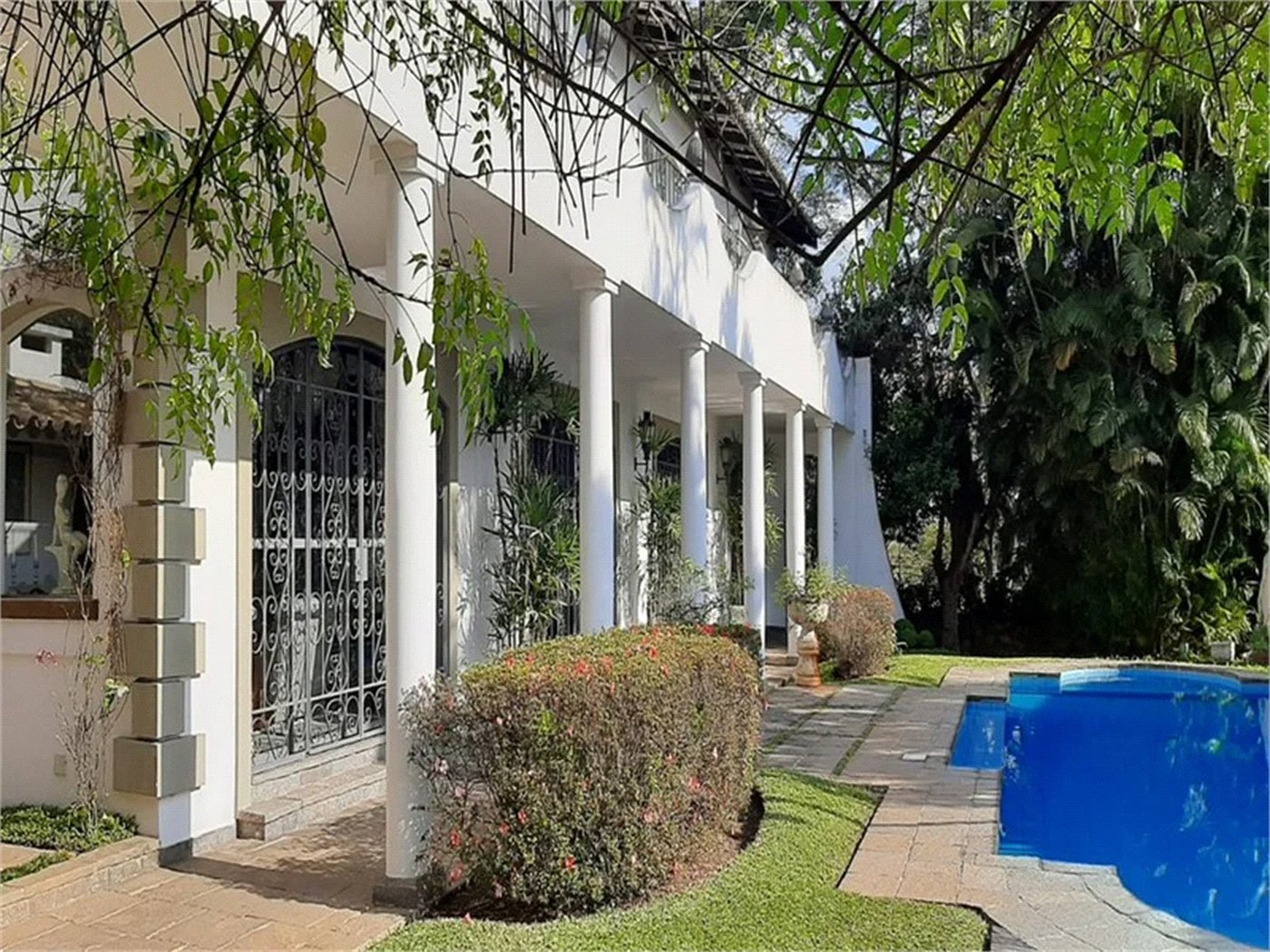 Casa à venda com 5 quartos, sendo 2 suítes,  em Jardim Guedala, São Paulo, SP