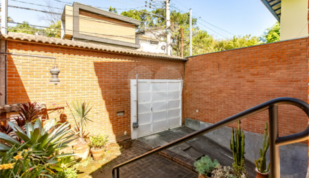 Sobrado à venda com 3 quartos, sendo 1 suíte,  em Jardim Prudência, São Paulo, SP