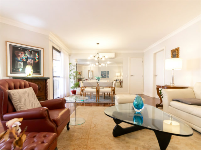 Apartamento à venda com 4 quartos, sendo 2 suítes,  em Alto da Boa Vista, São Paulo, SP