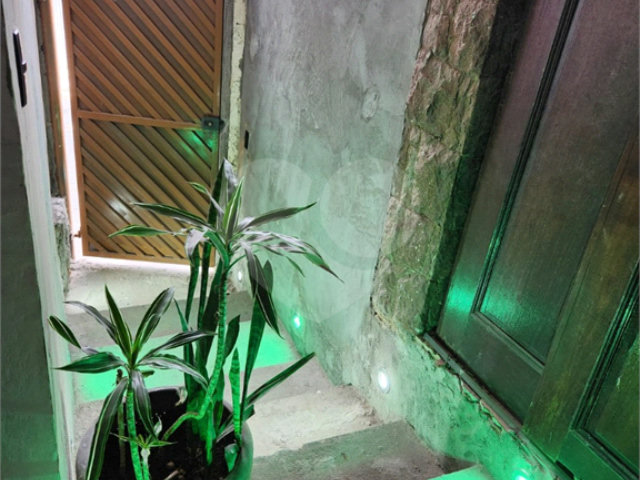 Sobrado à venda ou para alugar com 3 quartos, sendo 13 suítes,  em Santana, São Paulo, SP