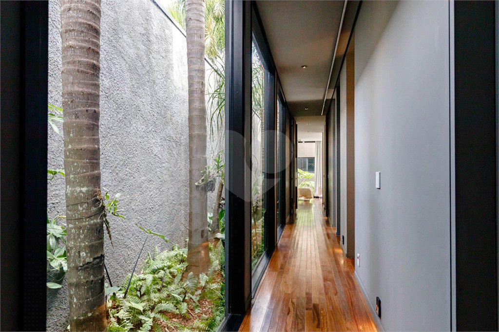 Casa à venda com 6 quartos, sendo 2 suítes,  em Santo Amaro, São Paulo, SP