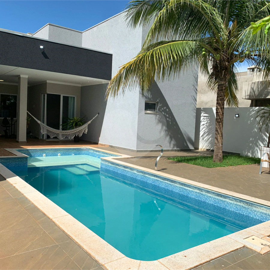 Casa à venda com 3 suítes no condomínio Alto Dos Ipês, Três Lagoas - MS