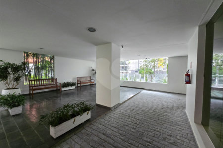 Apartamento à venda com 3 quartos, sendo 1 suíte, em Indianópolis, São Paulo, SP