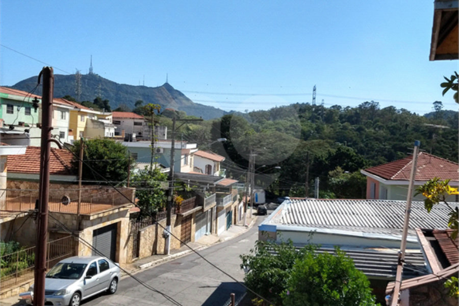 Sobrado à venda com 3 quartos em Jardim Regina, São Paulo, SP