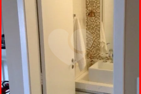 Apartamento à venda com 3 quartos, sendo 1 suíte, em Vila Gumercindo, São Paulo, SP