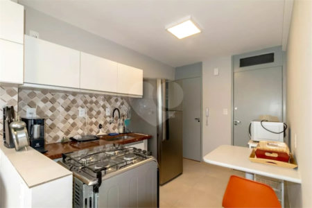 Apartamento à venda com 3 quartos, sendo 1 suíte,  em Moema, São Paulo, SP