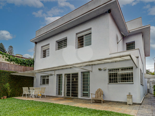 Casa de Vila à venda com 3 quartos, sendo 1 suíte,  em Granja Julieta, São Paulo, SP