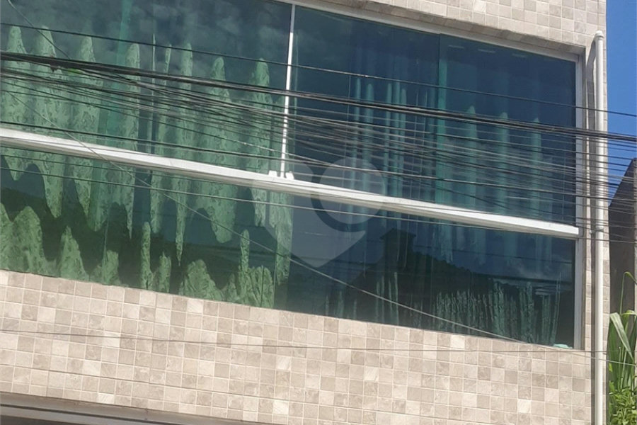 Sobrado à venda com 3 suítes em Jaraguá, São Paulo, SP