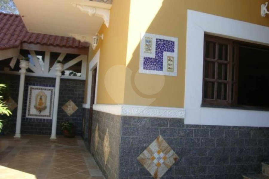 Sobrado à venda com 5 suítes em Juqueri Mirim, Mairiporã, SP