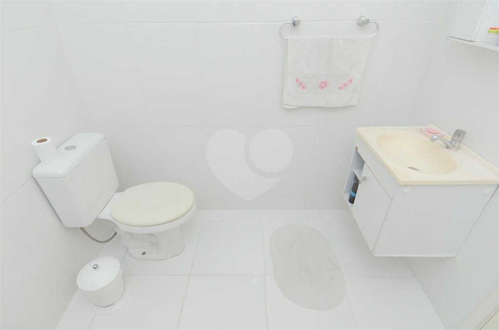 Casa à venda com 4 quartos, sendo 1 suíte, em Jardim Nova Taboão, Guarulhos, SP
